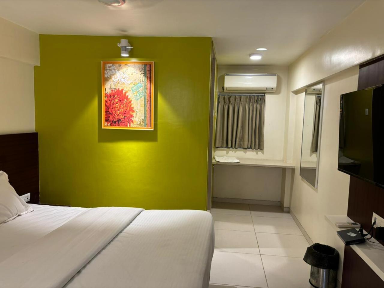 Hotel Haldi Nashik Dış mekan fotoğraf