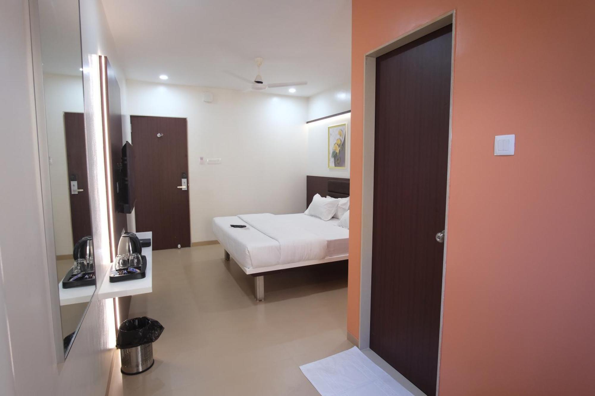 Hotel Haldi Nashik Dış mekan fotoğraf