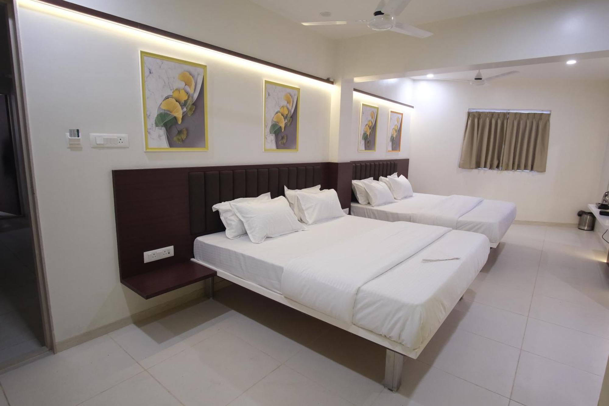Hotel Haldi Nashik Dış mekan fotoğraf