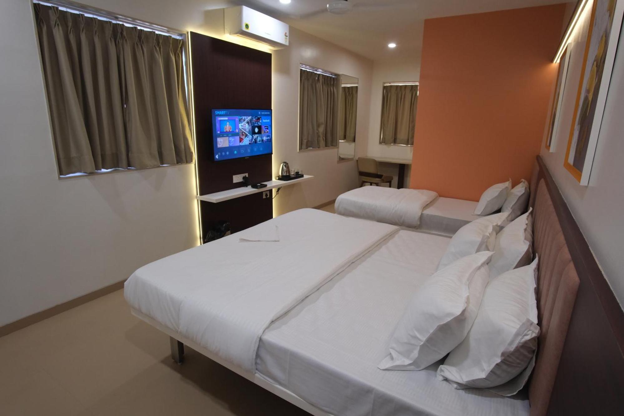 Hotel Haldi Nashik Dış mekan fotoğraf