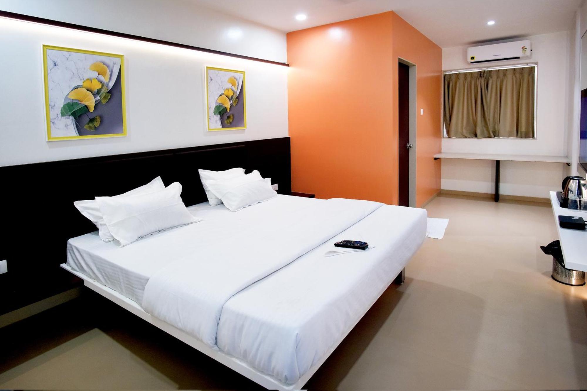 Hotel Haldi Nashik Dış mekan fotoğraf