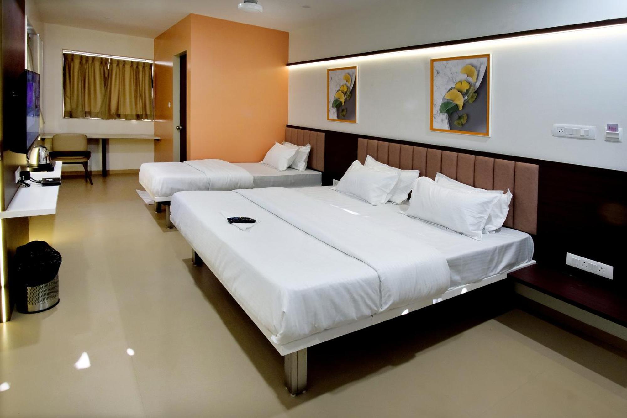 Hotel Haldi Nashik Dış mekan fotoğraf